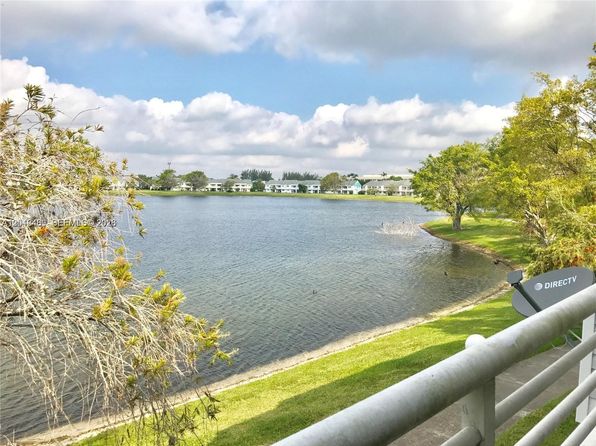 3473 NW 44th St APT 205