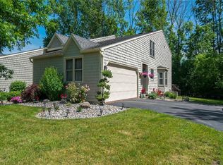 3061 Amesbury Dr, Lysander, NY 13027
