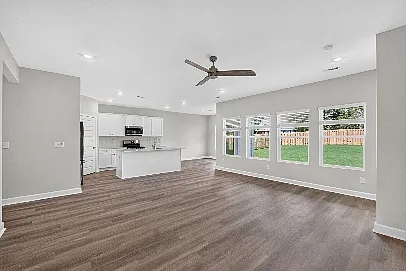 4 bed, 1942 sqft, $3,500 — Photo 3