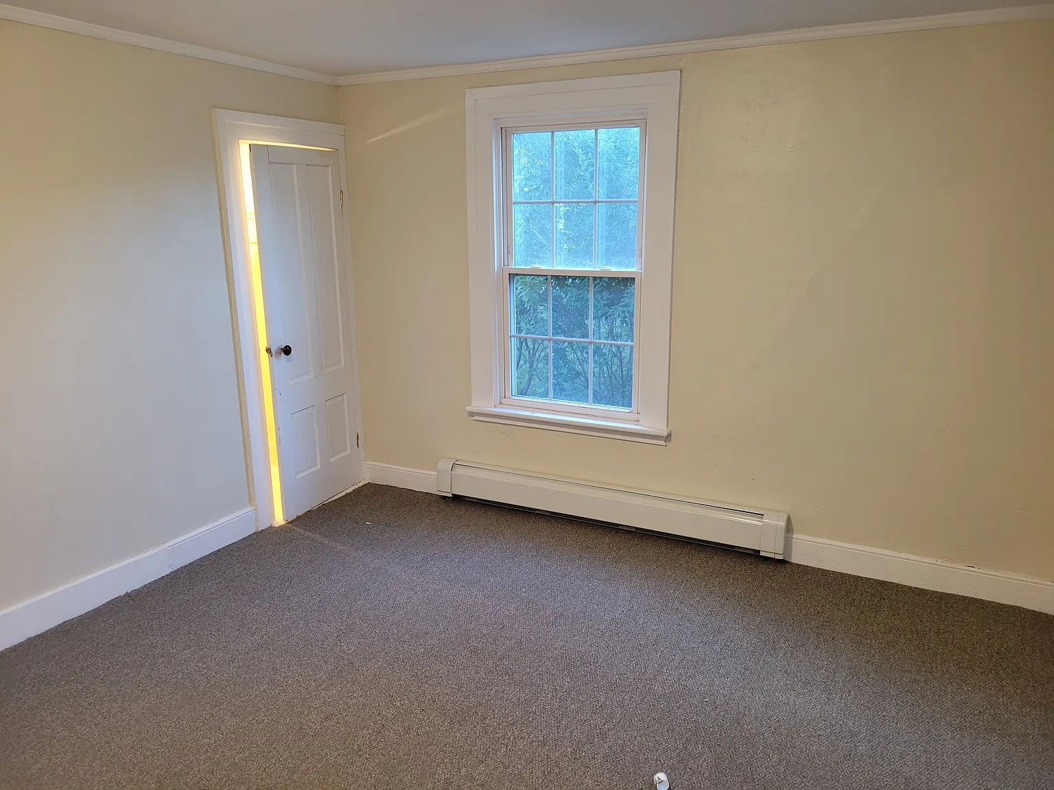 3 bed, 1.5 bath, 1100 sqft, $2,300 — Photo 4
