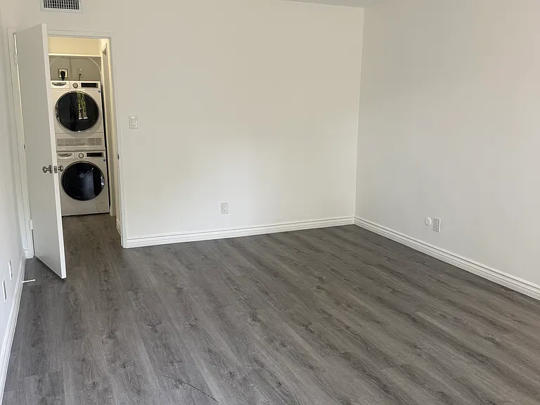 Large Bedroom