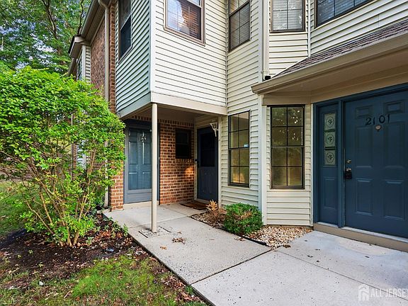 2nd image of 2104 Bayhead Dr