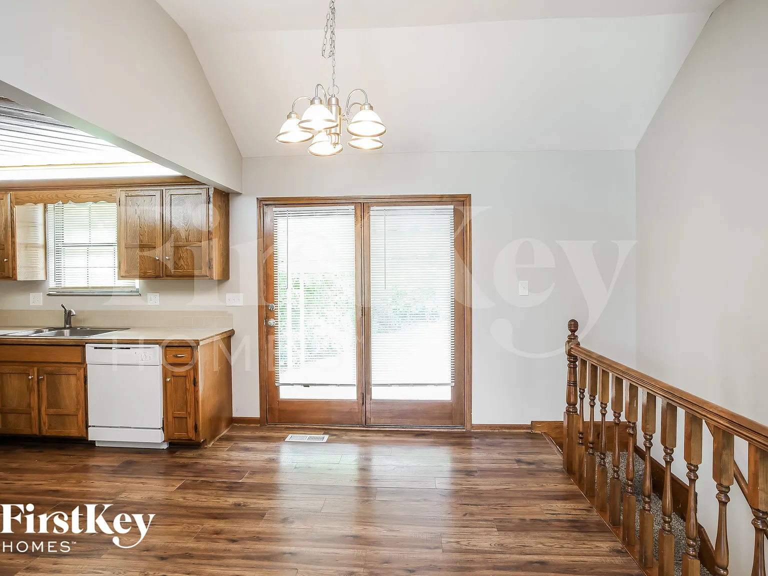 3 bed, 2.0 bath, 1288 sqft, $1,995 — Photo 4