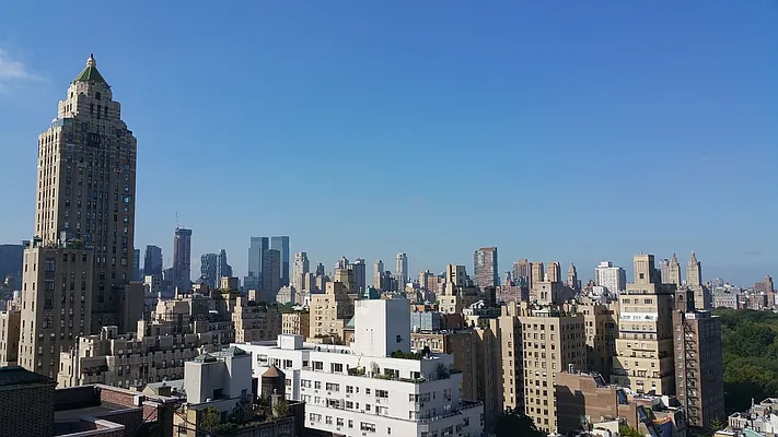 Rented by Douglas Elliman | media 22