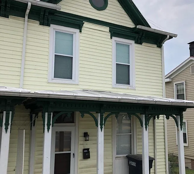 377 W Market St — Photo 1