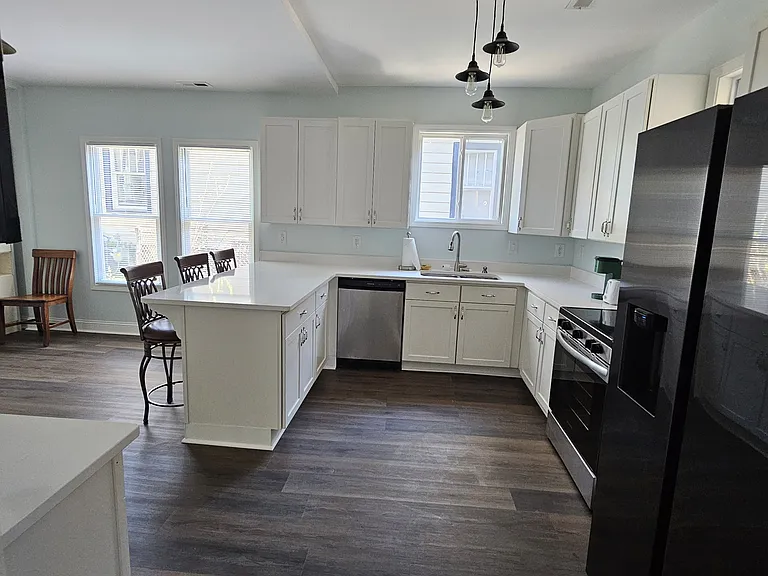 619 W Bell St #A — Photo 9