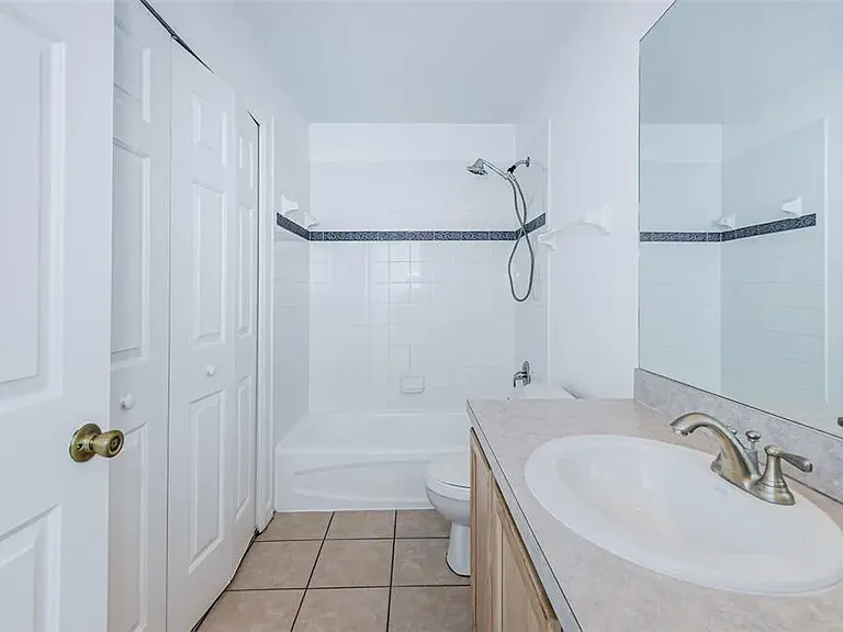 18126 Paradise Point Dr — Photo 27