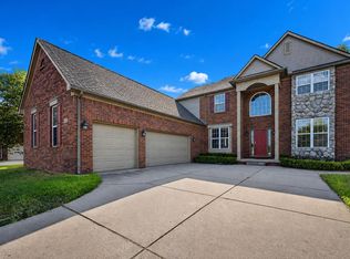 699 Bay Pointe Dr, Oxford, MI 48371