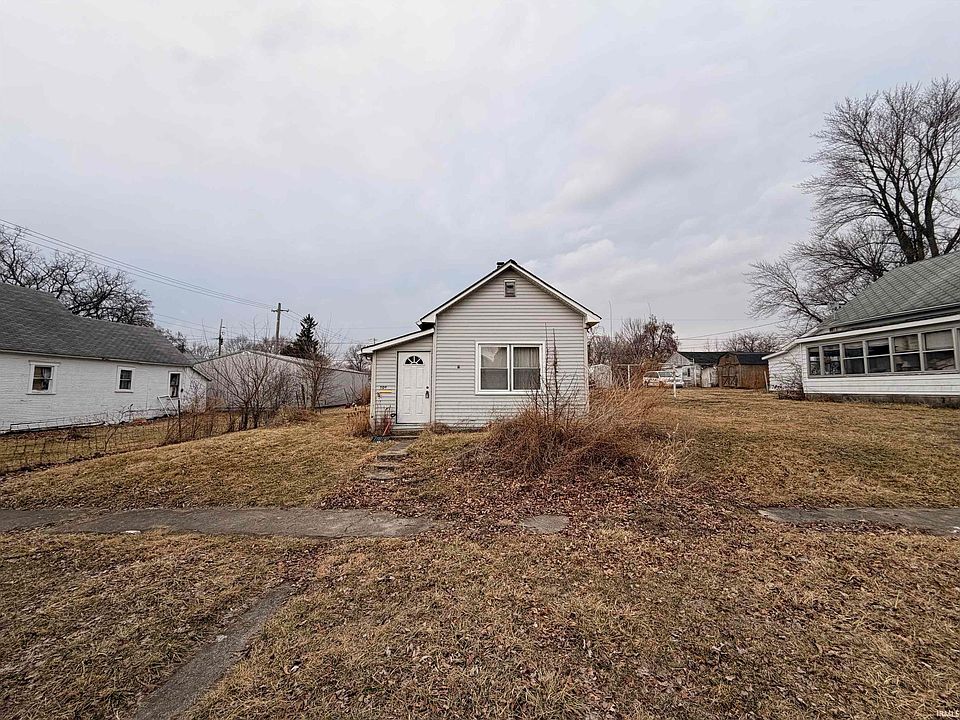 1st image of 809 E Main St