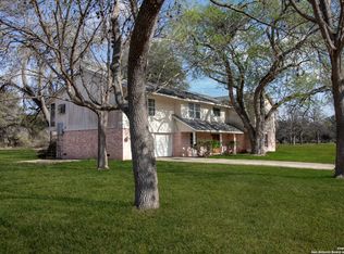 7 Glen Cove Dr, Seguin, TX 78155