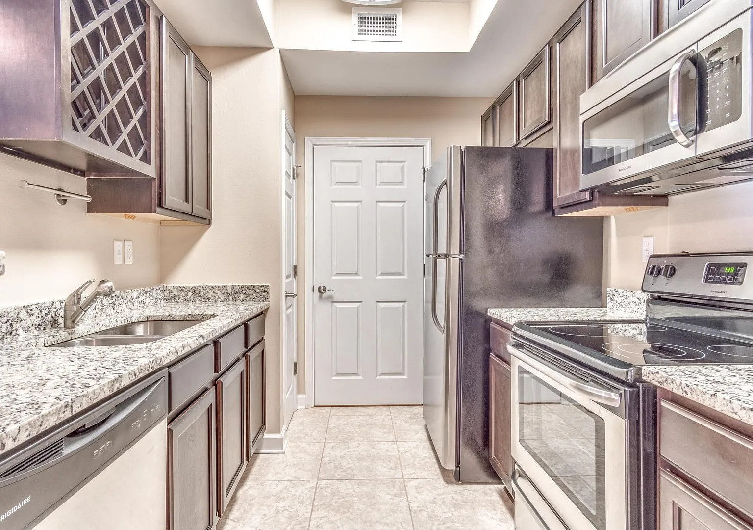 1705 Conservation Trl — Photo 3