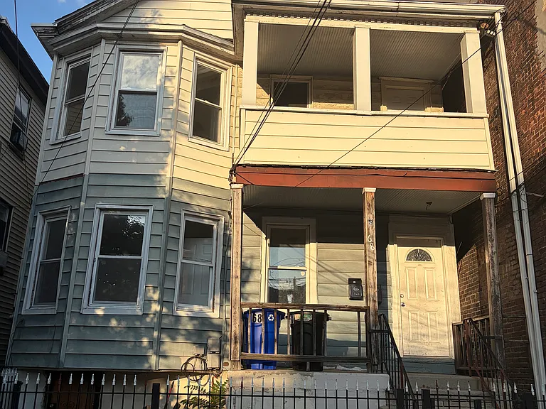 68 4th St #1 — Photo 9
