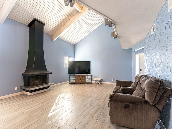 2nd image of 4090 Gold Coast Dr #1
