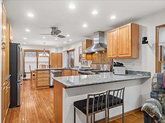 5th image of 602 Birch Ln