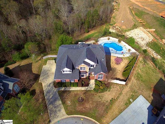 2nd image of 18 Stonoview Ct
