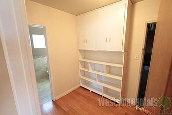 4th image of 18547 Ashley Ave