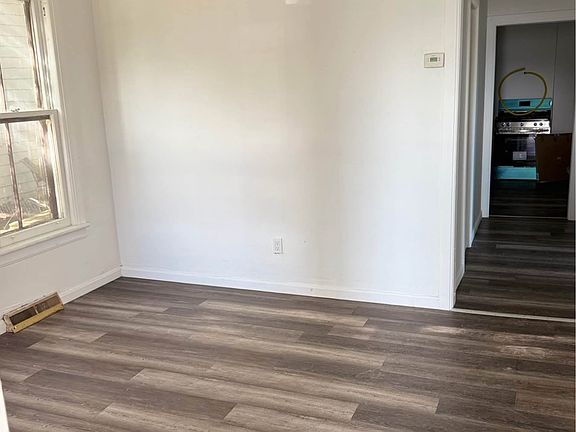 3rd image of 5 Charles St APT 1