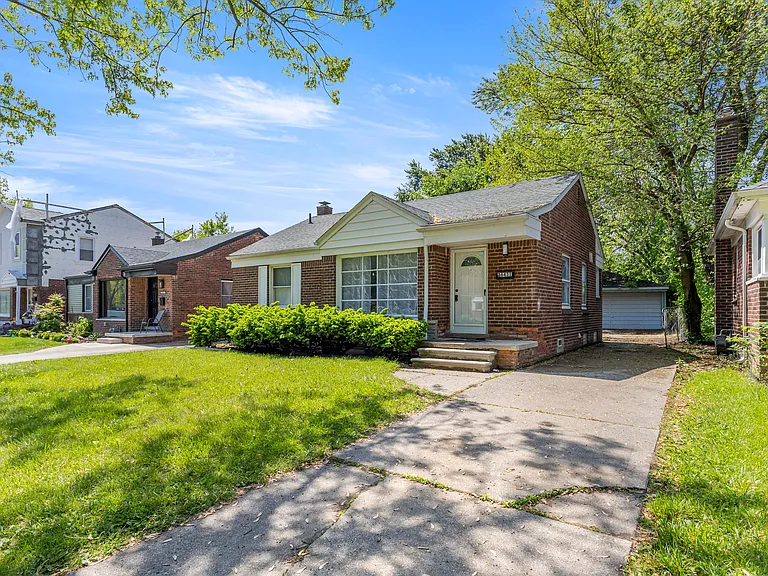 26431 Stollman Dr — Photo 3