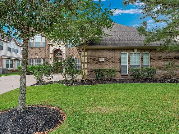 3rd image of 25415 Richton Falls Dr