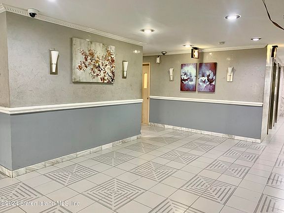 5th image of 175 Zoe St APT 5I