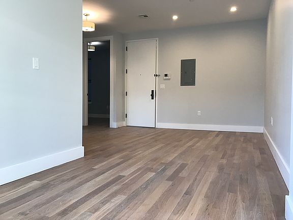 5th image of 613 Woodward Ave #274747