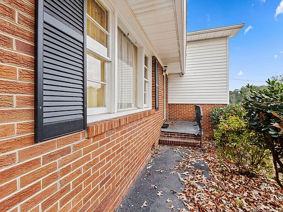 3rd image of 2905 Rocky Creek Road