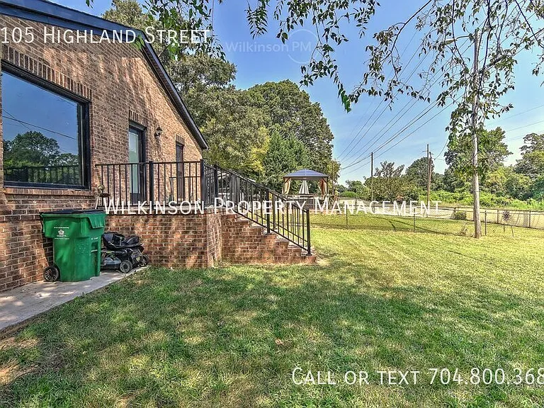 2105 Highland St — Photo 4