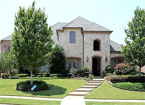 2nd image of 615 Stratford Ln