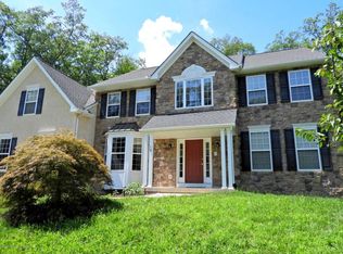 404 Shawnee Valley Dr, East Stroudsburg, PA 18302