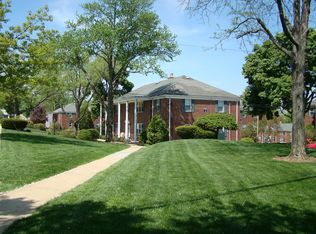 New England Village, Summit, NJ 07901