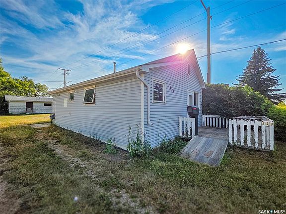 2nd image of 379 2nd AVENUE W