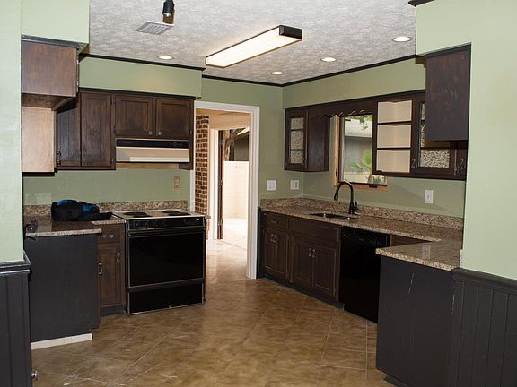 4th image of 3490 Toms Ct