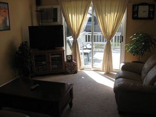 5th image of 18 Birch Ave E