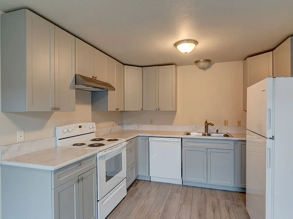 0110-1080 SE City Beach
