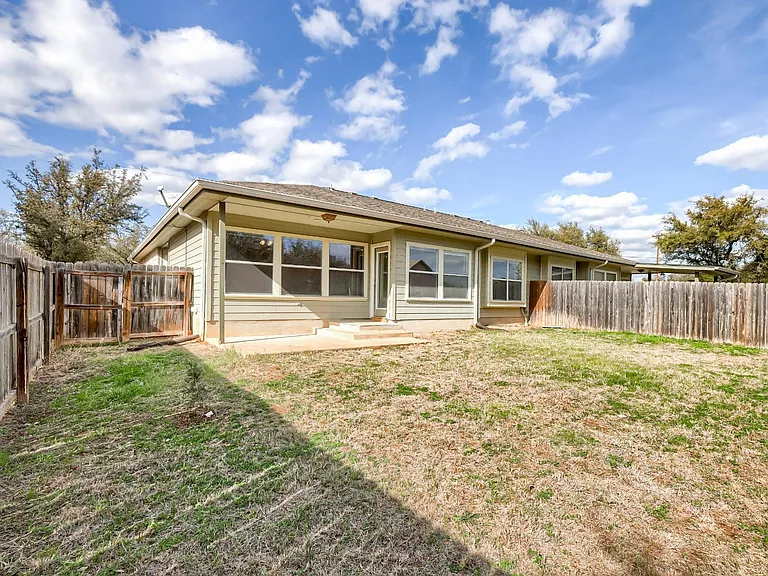 21501 Boggy Ford Rd #B — Photo 27