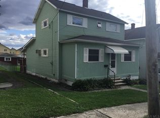 406 5th St, Windber, PA 15963