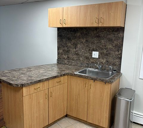 2nd image of 514 Saratoga St Floor 2