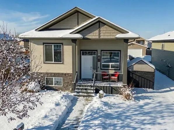22 SE Mackenzie Ranch Way, Lacombe, AB T4L 0K1