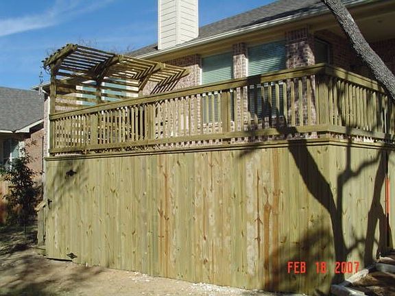 Read deck from side yard