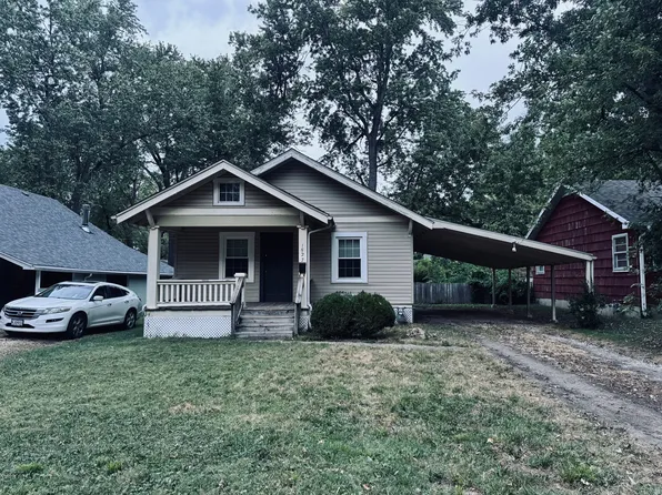 1527 E Lindberg St, Springfield, MO 65804