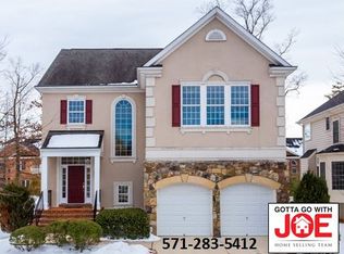 12805 Poplar Creek Dr, Fairfax, VA 22033