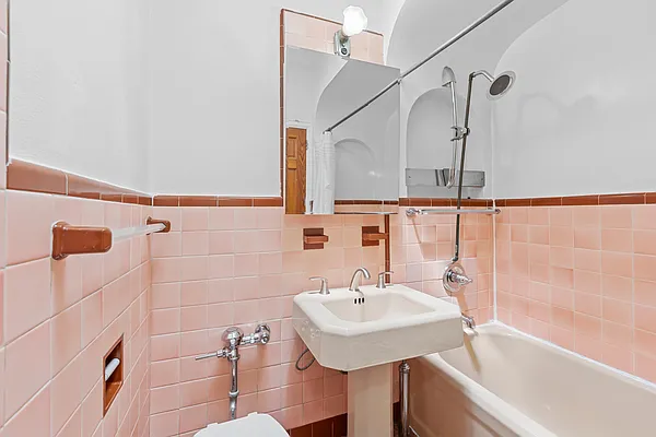 Rented by Real Broker NY LLC | media 9