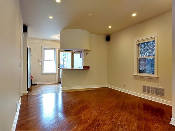 4th image of 1439 W Belmont Ave #1