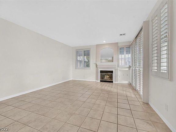 5th image of 9420 San Laguna Ct Unit 101