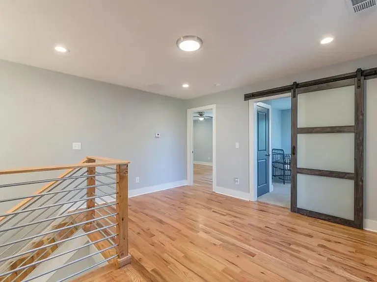 1659 Olympian Way SW — Photo 25
