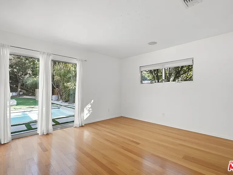 1700 San Ysidro Dr — Photo 16