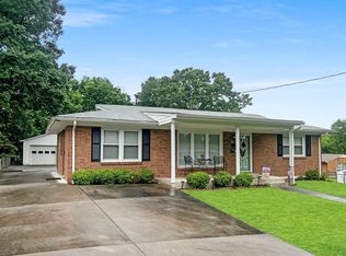 521 Lansbury Dr, Danville, VA 24540