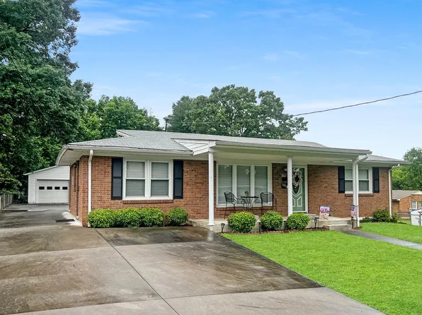 521 Lansbury Dr, Danville, VA 24540