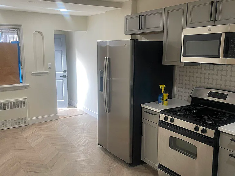 367 E 34th St #1 — Photo 4