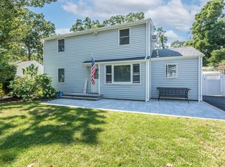 42 Chester St, East Northport, NY 11731